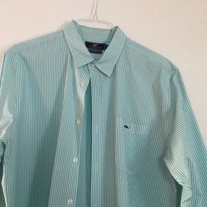 Vineyard Vines men’s dress shirt